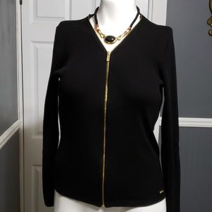 SWEATER WITH ZIPPER.